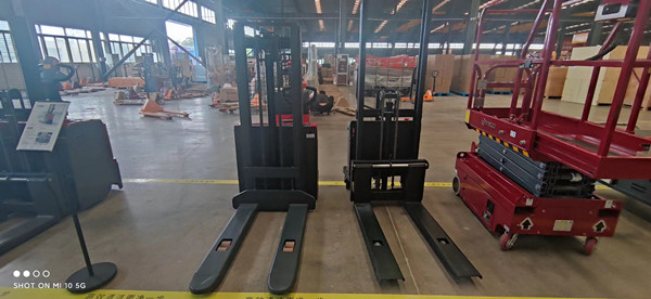 電動(dòng)推高車(chē)的功能與作用 電動(dòng)推高車(chē)的功能與作用