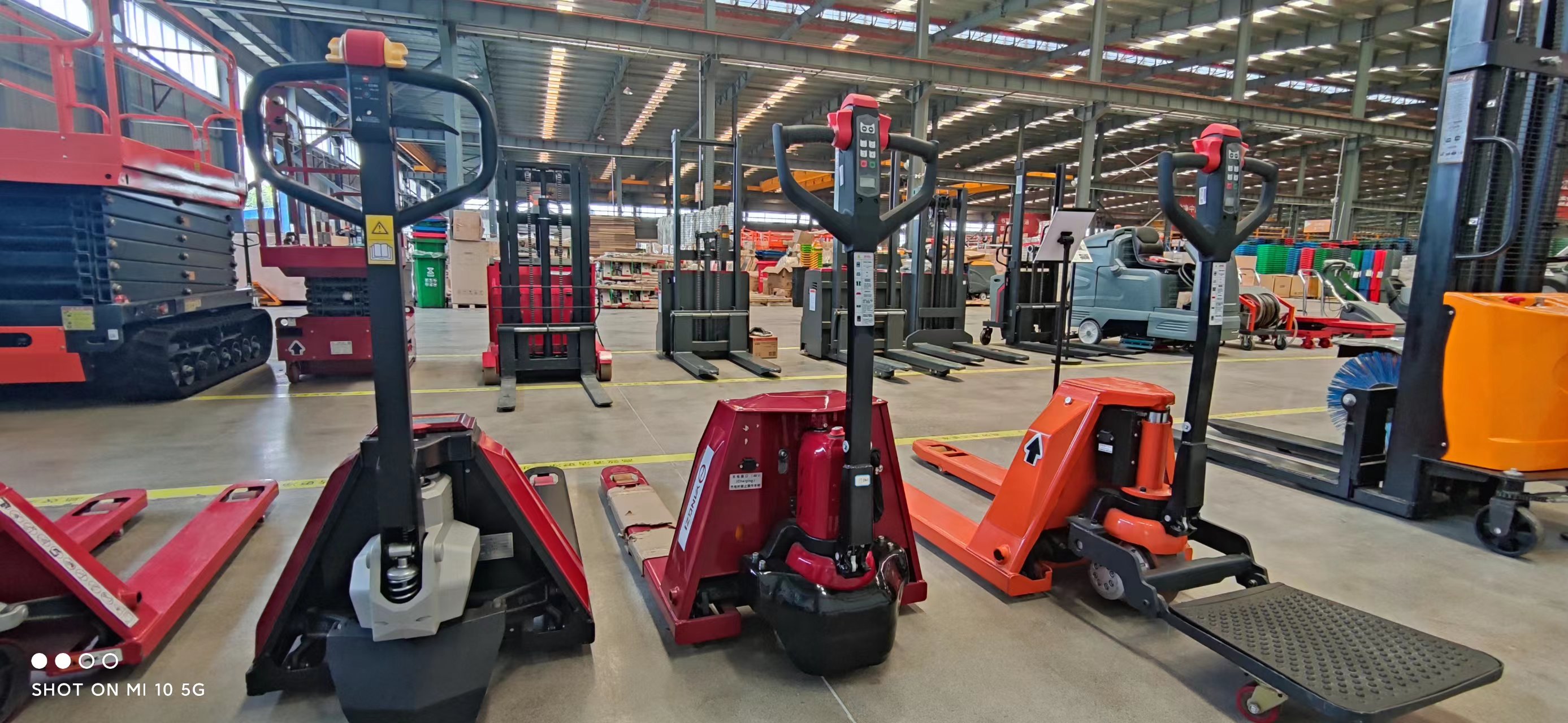 2噸電動叉車 2噸電動叉車